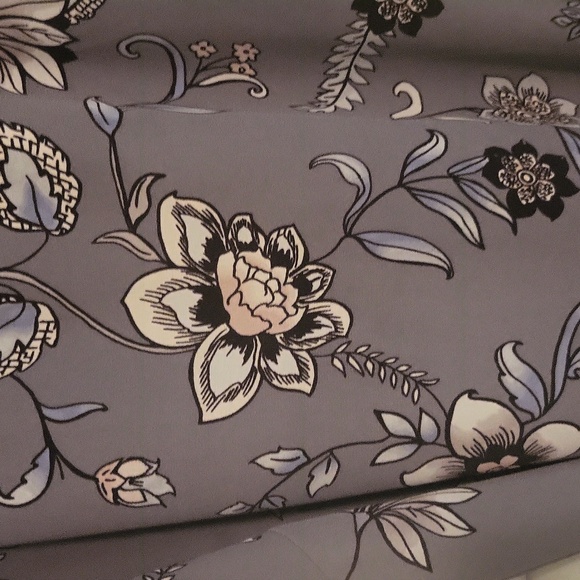 Loft dress - Picture 3 of 3